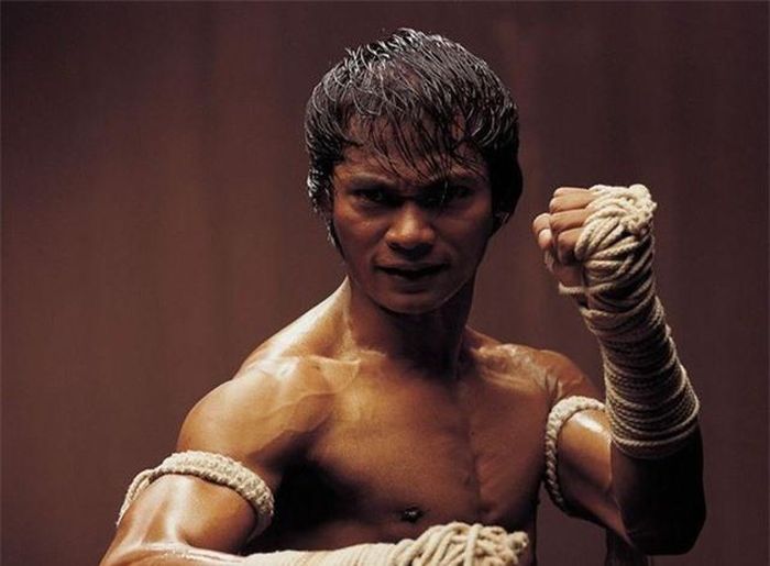 Tony Jaa tự quay video để giới thiệu bản thân.
