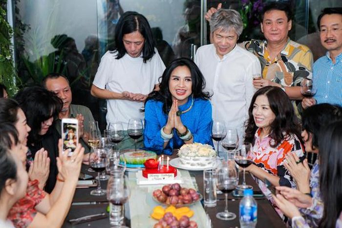 Những hình ảnh hạnh phúc trong lễ dạm ngõ của ca sĩ Thanh Lam và bạn trai bác sĩ.