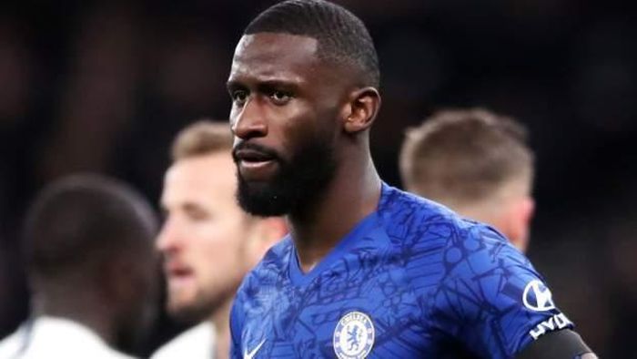 Antonio Rudiger lựa chọn ở lại Chelsea và chờ hợp đồng mới