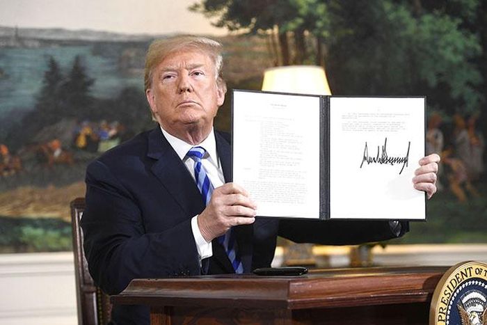  Nền kinh tế Iran chịu những tổn hại nặng nề bởi các lệnh trừng phạt từ chính quyền Tổng thống Donald Trump. 