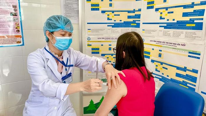 Trung tâm Kiểm soát Bệnh tật tỉnh tiêm vắc xin phòng Covid-19 đợt 2