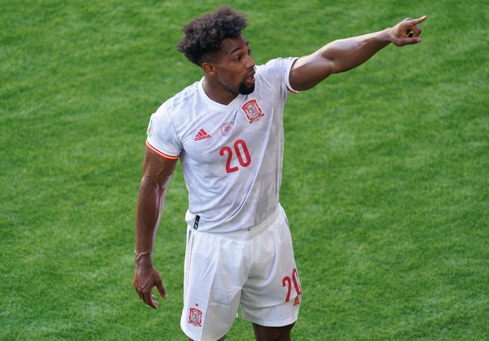 6. Adama Traore. Ngôi sao chạy cánh hàng đầu Premier League - Adama Traore cũng chưa có nhiều cơ hội chứng tỏ bản thân, khi mới chỉ xuất hiện đúng 14 phút ở trận Tây Ban Nha “vùi dập” Slovakia 5-0, khi mọi thứ đã an bài.