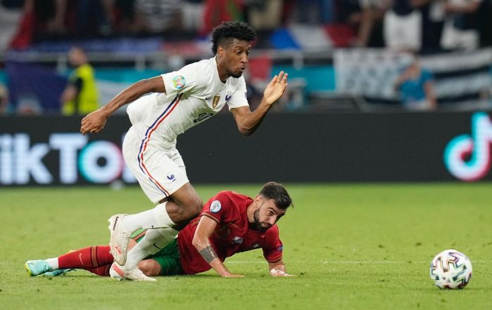 Fernandes có màn trình diễn đáng thất vọng ở Euro 2020. Ảnh: Reuters.