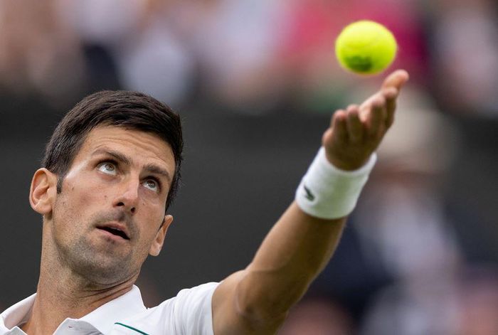Djokovic để thua ngay set đầu tiên ở Wimbeldon 2021 nhưng bản lĩnh giúp tay vợt số 1 thế giới thắng 3 set còn lại để góp mặt ở vòng 2