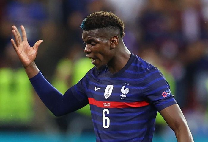  Sau khi Pháp để Thụy Sĩ gỡ hòa 3-3, và sau đó thua luôn trong loạt luân lưu, Pogba không giấu được nỗi thất vọng. 