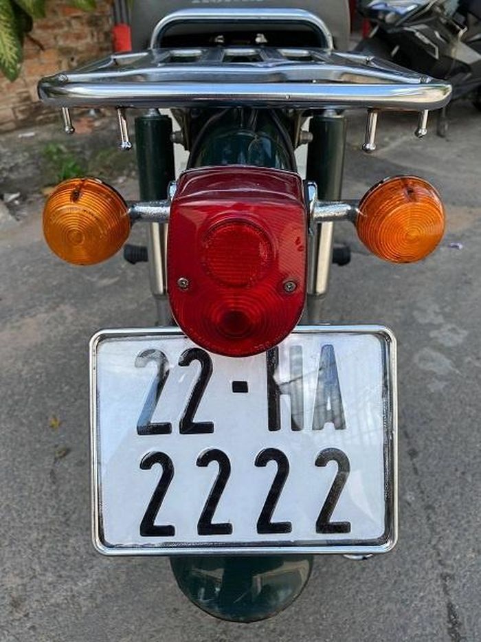  Anh Vũ cho biết, đây là chiếc xe máy 50 cc biển toàn số 2 duy nhất ở Việt Nam. 