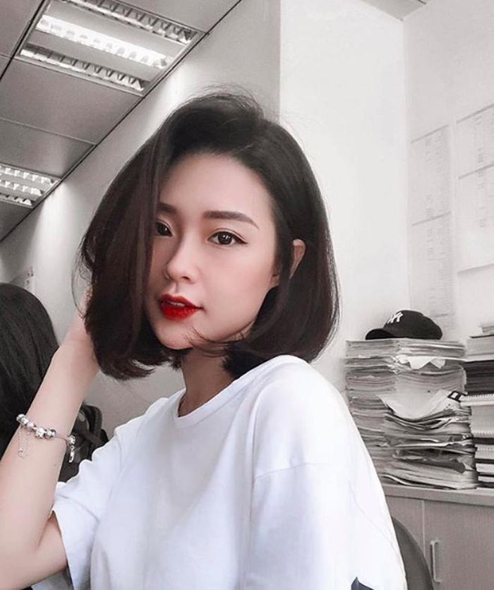 Đáp lại câu hỏi của netizen, Thanh Huyền cho biết mũi mình là mũi real chưa qua nâng mũi nào.