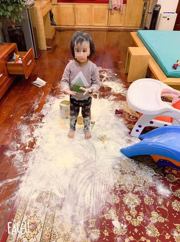 Con xin lỗi mẹ, xin lỗi mẹ...