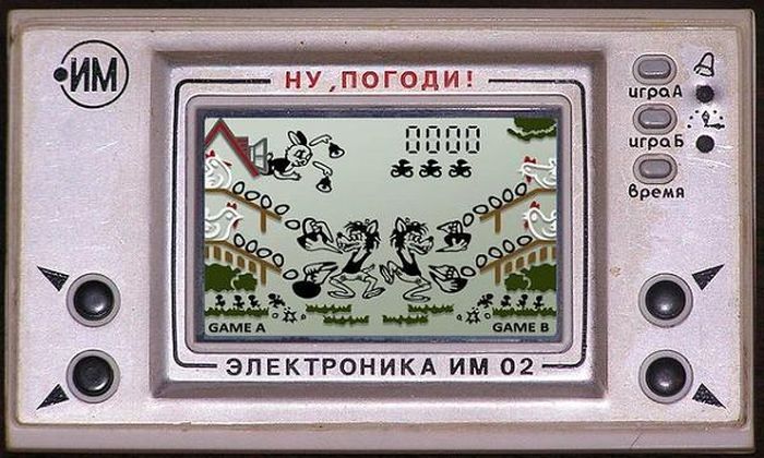 Một trong những đồ công nghệ của Liên Xô cũ là máy chơi game cầm tay "Hãy đợi đấy!". Đây là ước mơ của cả một thế hệ trẻ những năm 1980 của thế kỷ trước.