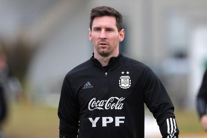 PSG gửi đề nghị đến Messi