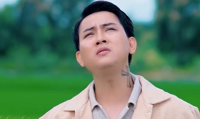  Hoài Lâm liên tiếp ra các sản phẩm với phần âm nhạc lẫn hình ảnh đều được thực hiện đơn giản. Ảnh: CMH. 