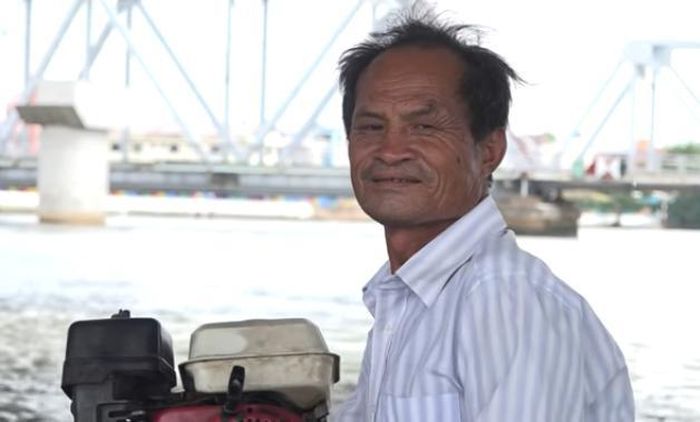  Ông Ba Chúc có nguyện vọng truyền nghề vớt xác cho con nhưng 4 người con của ông đều là nữ nên không thể nối nghiệp cha được 