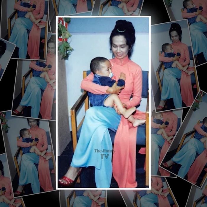 Bà Hương bồng cháu ngoại.