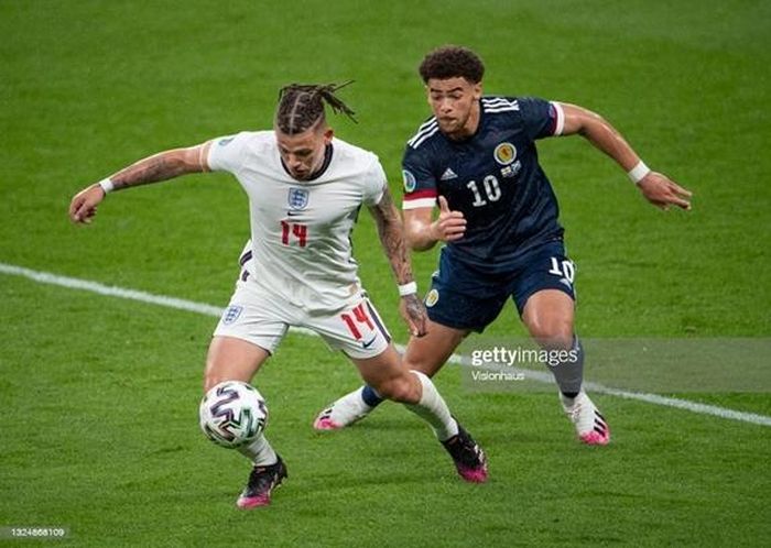 Kalvin Phillips (14) đảm bảo sự chắc chắn cho tuyến giữa của tuyển Anh. Ảnh: Getty. 