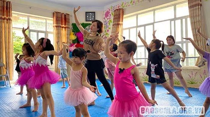 Lớp học múa của Trung tâm hoạt động thanh, thiếu nhi tỉnh.