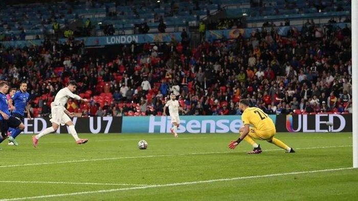 Morata gỡ hòa cho Tây Ban Nha