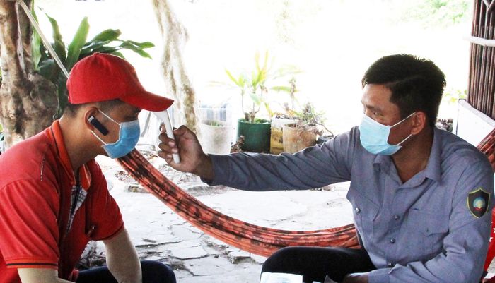 Trên đường về Cà Mau, ông Th chủ động khai báo y tế theo qui định tại các chốt