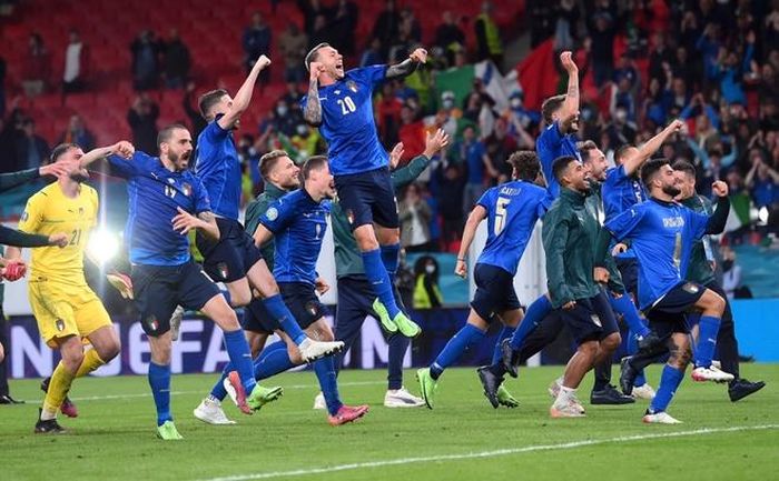 Niềm vui của các cầu thủ đội Italia.