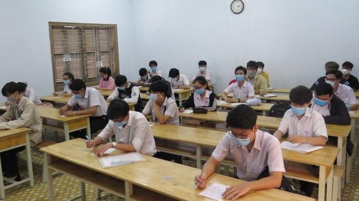 Thí sinh làm bài thi. Nguồn: TTXVN