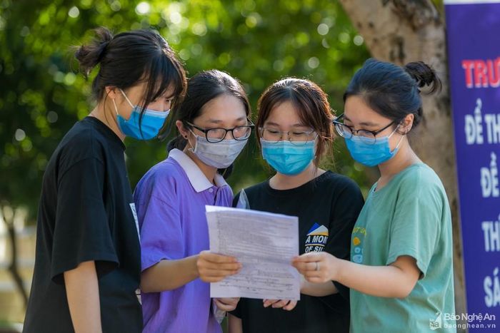 Với nhiều thí sinh bài đọc hiểu của kỳ thi năm nay khá khó do có nhiều từ mới. Ảnh: Đức Anh