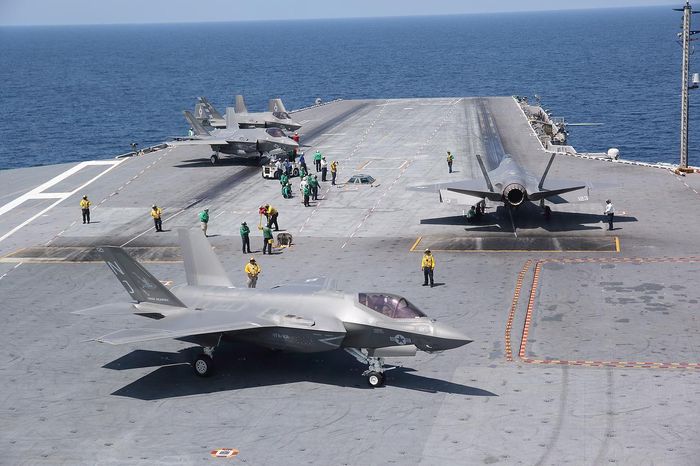 Phi đội 314 sẽ được triển khai lên tàu sân bay USS Abraham Lincoln như một phần của không đoàn lính thủy đánh bộ số 3.