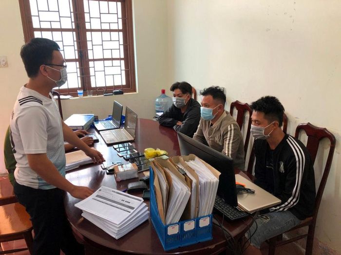 Các đối tượng tại cơ quan điều tra.