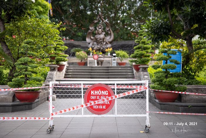 Công viên đài tưởng niệm Thích Quảng Đức góc đường Nguyễn Đình Chiểu - Cách Mạng Tháng Tám