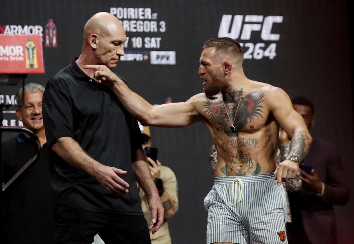 McGregor quyết tâm giành chiến thắng để quên đi thất bại hồi tháng 1 trước võ sĩ người Mỹ. Ảnh: Getty Images.