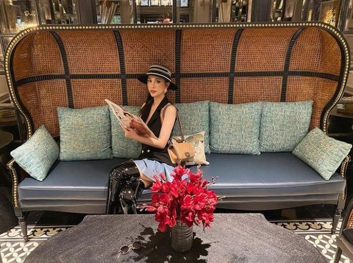 Có cuộc sống vương giả, Thế Bảo và Trang Trang Pilla thoải mái tận hưởng cuộc sống và thường xuyên có những chuyến du lịch trong và ngoài nước.