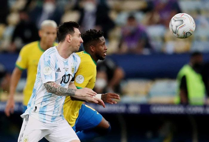 Trong khi đó, Messi cũng không thể tỏa sáng trong 90 phút đầy căng thẳng. Ở tình huống Argentina ghi bàn duy nhất (De Paul chuyền cho Di Maria lập công), Messi không tham gia