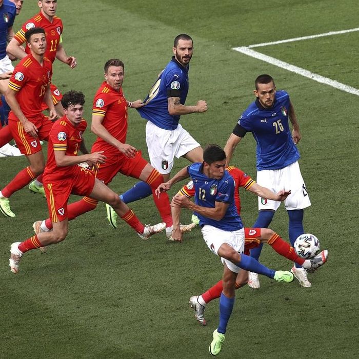 Pessina ghi bàn duy nhất giúp Italy vượt qua Wales
