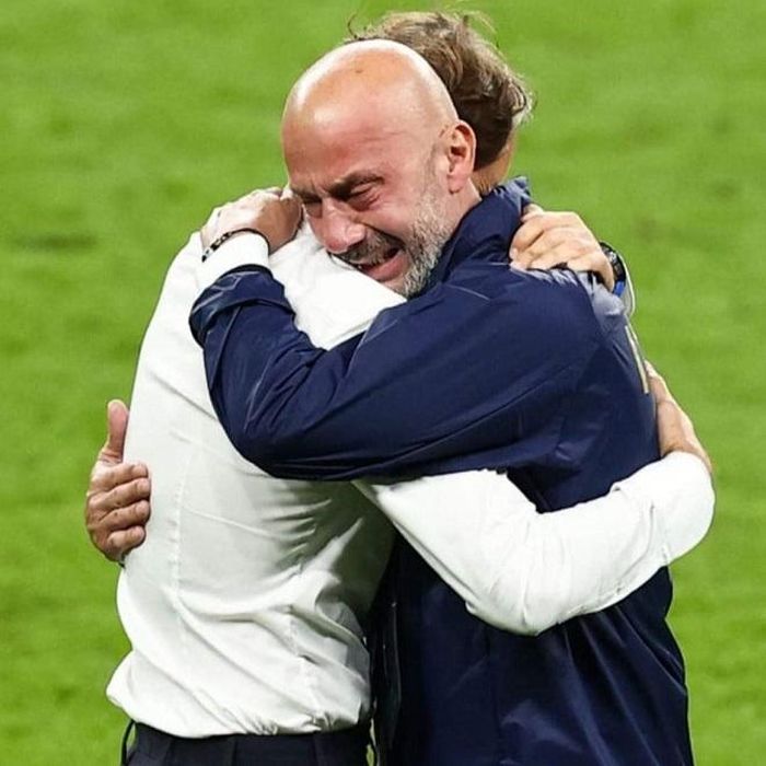 Cuối cùng thì Roberto Mancini và người keo sơn Gianluca Vialli cũng có được danh hiệu với đội tuyển 