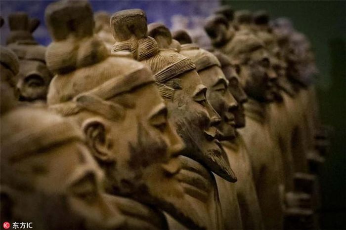 Ban đầu, các chuyên gia cho rằng, sở dĩ phần lớn nơi an nghỉ ngàn thu của Tần Thủy Hoàng chưa thể khai quật là vì sự hiện diện của thủy ngân.