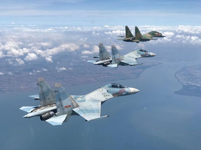 Ngoài ra, lực lượng không quân Việt Nam hiện cũng không có máy bay chiến đấu nào để Checkmate đảm nhiệm vai trò thay thế, mặc dù không thể loại trừ khả năng chúng ta có thể tìm cách mở rộng phi đội của mình.