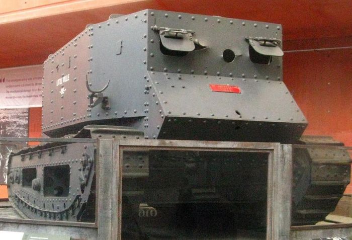 Loại xe này đã được vận chuyển trong các thùng có nhãn "tank" (nghĩa là bồn chứa), và cái tên "xe tăng" ra đời từ đó.