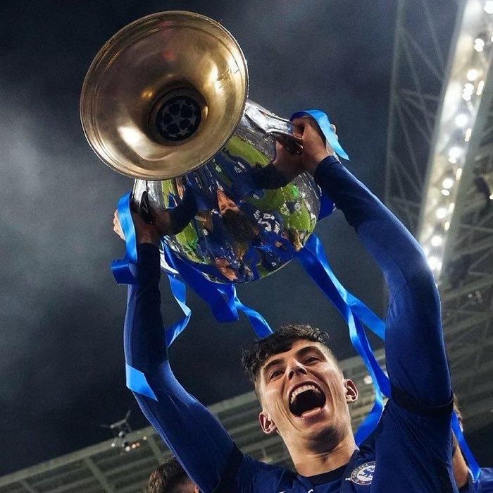 Niềm vui của anh chàng khi vô địch Cúp C1 cùng Chelsea