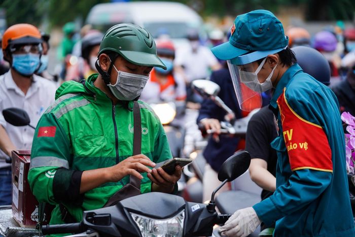 Hà Nội, TP.HCM tăng cường quản lý hoạt động môtô ứng dụng công nghệ vận chuyển hàng hóa. Ảnh minh họa: Chí Hùng.
