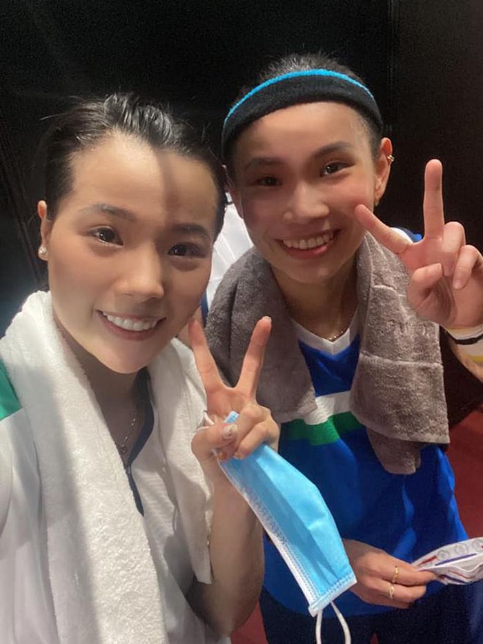 Bức ảnh chụp cùng Tai Tzu Ying được Thùy Linh chia sẻ trên trang cá nhân