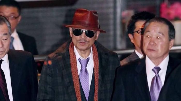 Sau khi Thế chiến 2 kết thúc, các băng nhóm yakuza mở rộng hoạt động sang nhiều lĩnh vực khác như tống tiền, lừa đảo, thu tiền bảo kê và giết người.