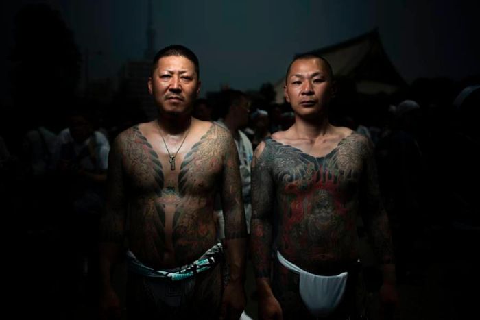 Nhóm mafia hình thành sớm nhất được cho là Aizukotetsu-kai ở cố đô Kyoto. Các chuyên gia cho hay nhóm tội phạm nguy hiểm này được thành lập vào những năm 1870.