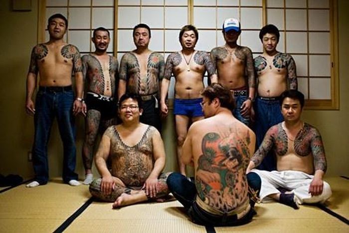 Theo các ghi chép lịch sử, yakuza là liên minh truyền thống của các con bạc và thương gia đường phố. Họ được cho là xuất hiện vào khoảng 300 năm trước.
