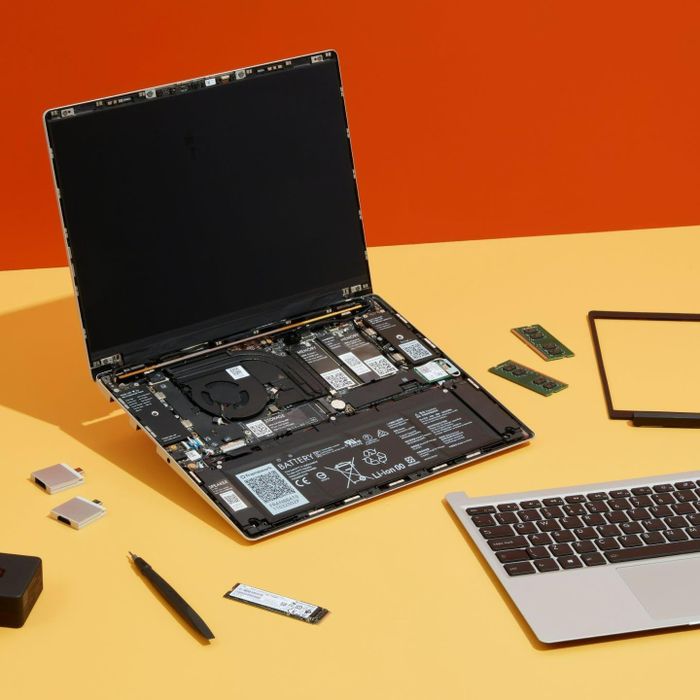 Sản phẩm này có giá từ 999 USD cho phiên bản Core i5 1135 G7 cùng 8 GB RAM và 256 GB SSD. Phiên bản cao cấp hơn với sử dụng Intel Core i7 và 16 GB RAM có giá từ 1.399 USD. Hiện tại chiếc máy của Framework đang cho đặt hàng tại Mỹ và Canada, dự kiến sẽ đến tay người mua vào tháng 8. Ảnh: Framework. 