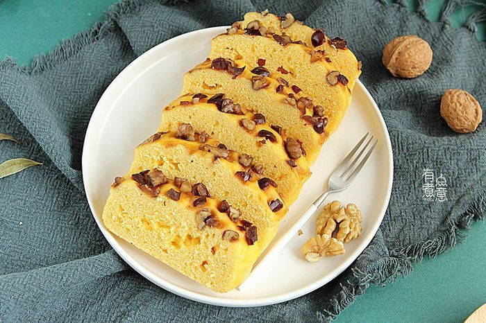 Nếu dùng nồi hấp ta lấy một chiếc đĩa đậy trên khay, để tránh hơi nước rơi vào. Đun sôi nước với nửa lớn, rồi để hấp 20-30 phút với lửa vừa. Đun nước trên lửa lớn rồi hấp từ 20 đến 30 phút trên lửa vừa. Nên tính toán nước đủ cho nồi hấp, cố gắng không mở nắp giữa chừng.
