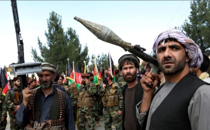Ngoài ra, điều này không giống như năm 1996, khi phiến quân Taliban được nhiều người dân Afghanistan chào đón như một lực lượng ổn định đất nước, khi họ đã giải phóng Afghanistan khỏi tình trạng vô chính phủ.