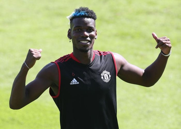  Hợp đồng của Pogba với MU chỉ còn thời hạn đến tháng 6/2022. Trong trường hợp Pogba từ chối gia hạn, "Quỷ đỏ" bắt buộc bán cựu sao Juventus để nhận lại khoảng 50 triệu euro. PSG hiện là CLB duy nhất quan tâm Pogba. 