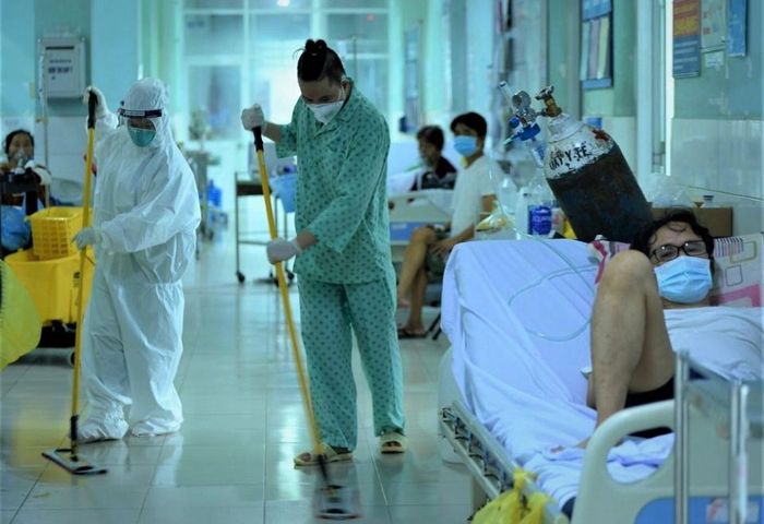 Hơn 20 ngày qua, Ngọc Trường tham gia giúp đỡ cho những bệnh nhân Covid-19 tại Bệnh viện dã chiến Củ Chi.
