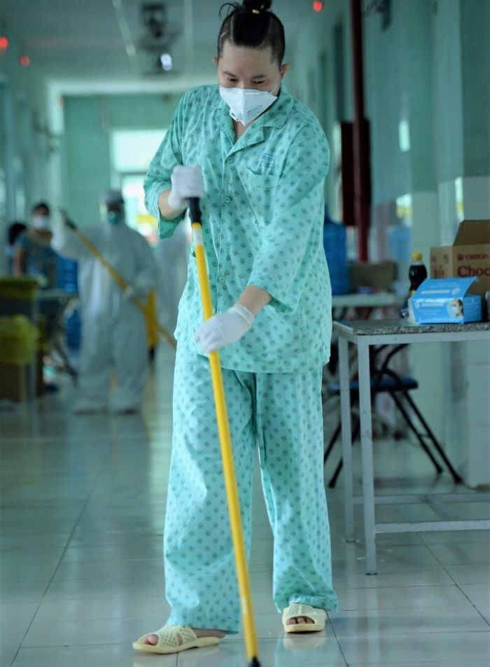  Các bệnh nhân, nhân viên y tế quen thuộc với sự có mặt của Trường. 