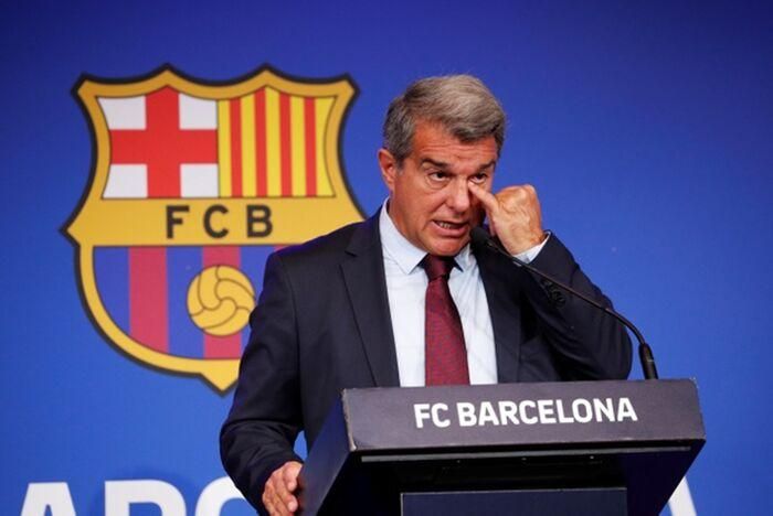 Chủ tịch Laporta khẳng định, giữ chân được Messi là điều bất khả thi.