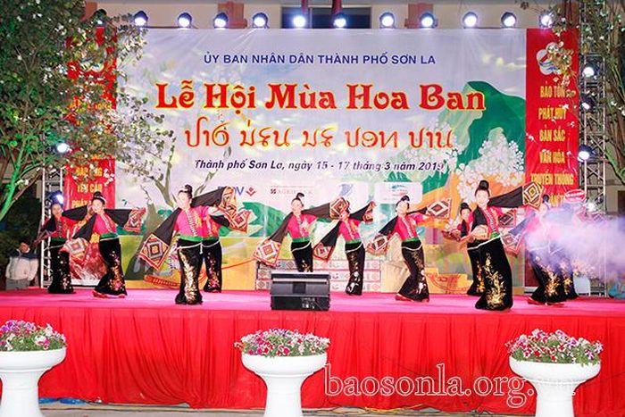 Lễ hội “Mùa hoa ban” tại thành phố Sơn La.