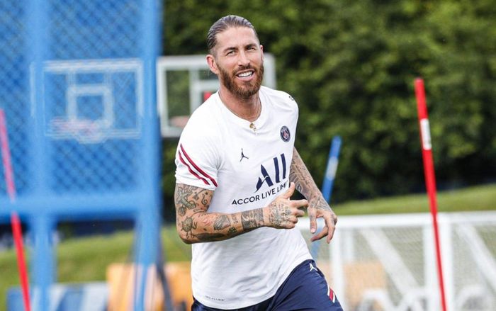 ... và tất nhiên, tân binh đáng chú ý Sergio Ramos từ Real Madrid